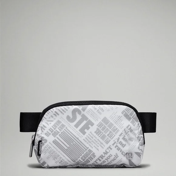 (2318/2319) 🍋 NWT LULULEMON MANIFESTO Belt Bag IN black - Picture 1 of 2